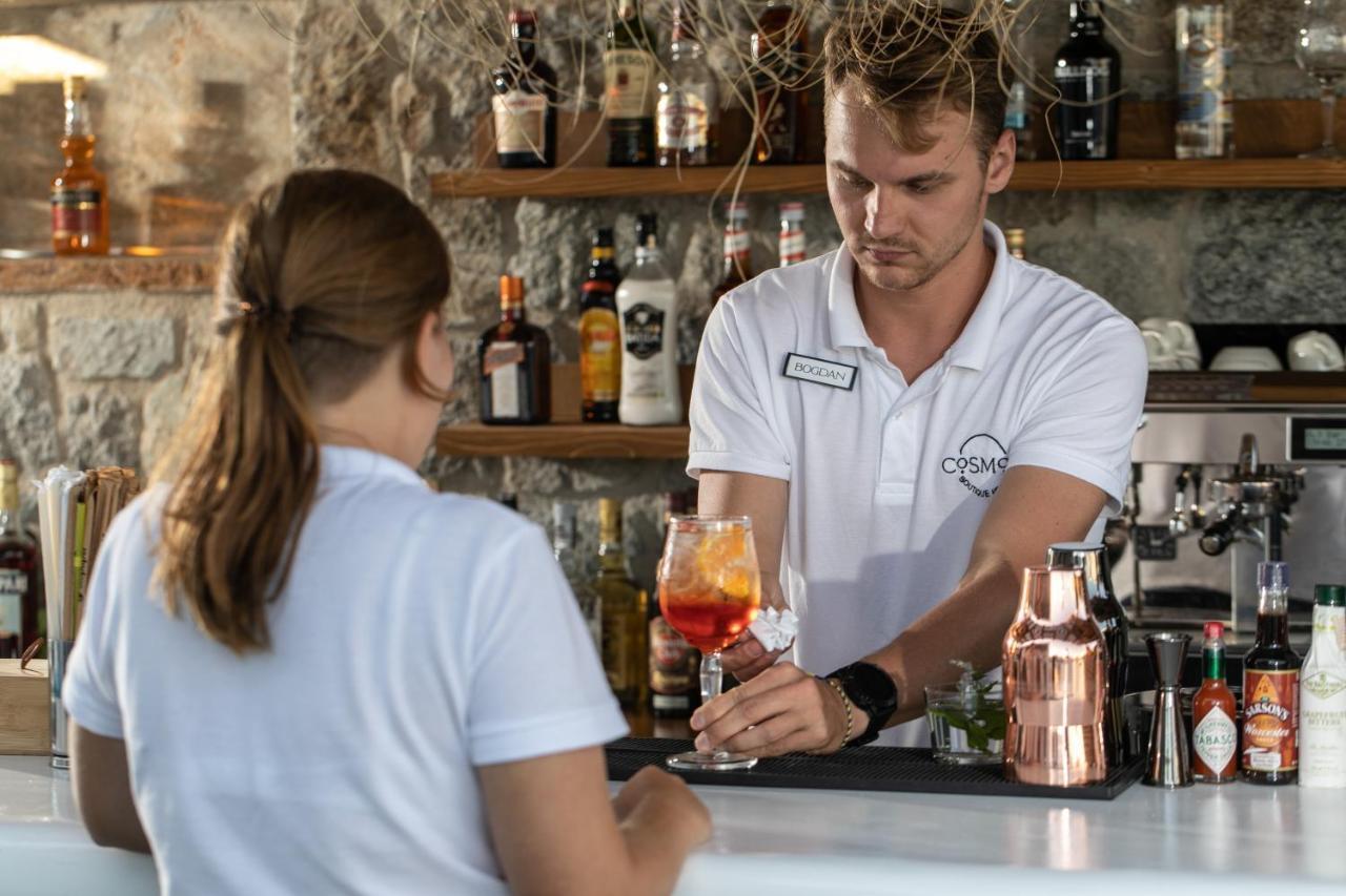 Pláka Cosmos Hotel מראה חיצוני תמונה