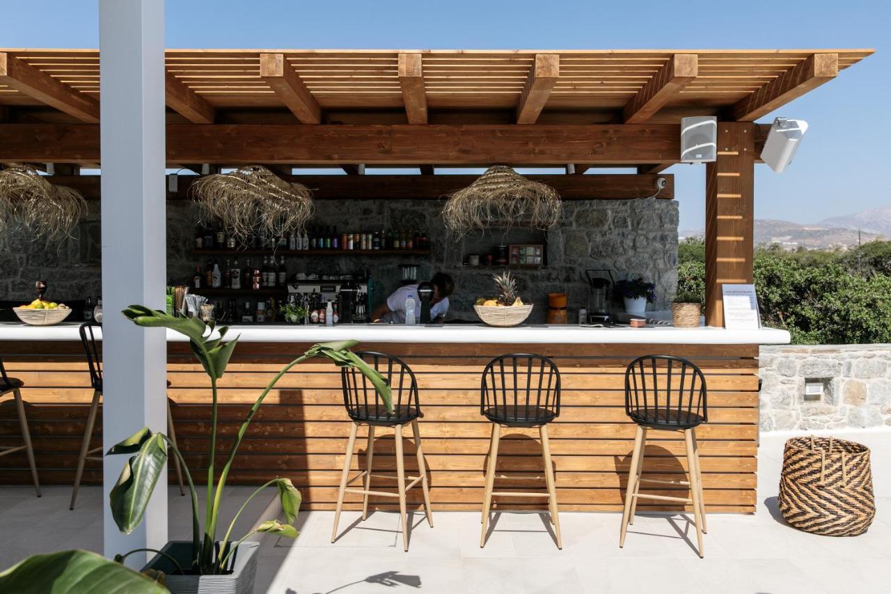 Pláka Cosmos Hotel מראה חיצוני תמונה